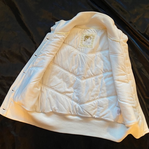 M Old Navy White vest - Picture 5 of 7